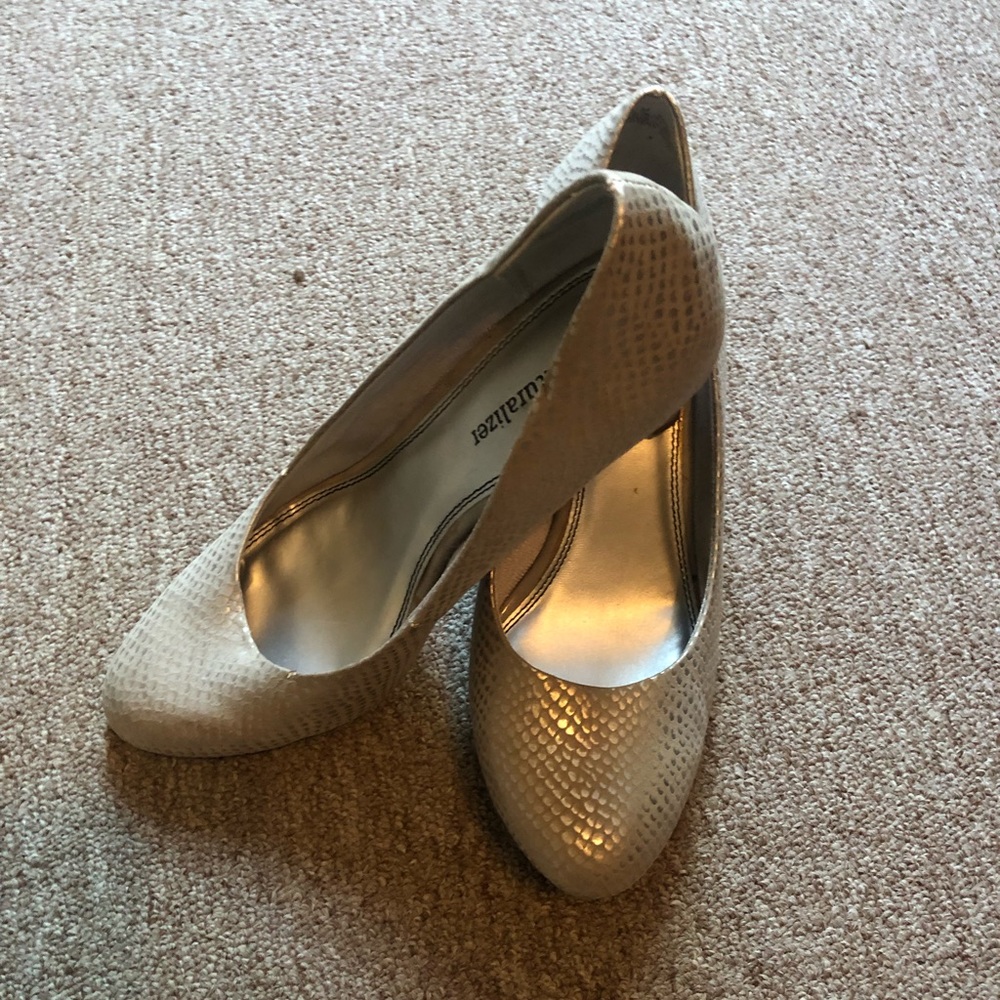 Naturalizer heels size 7 1/2